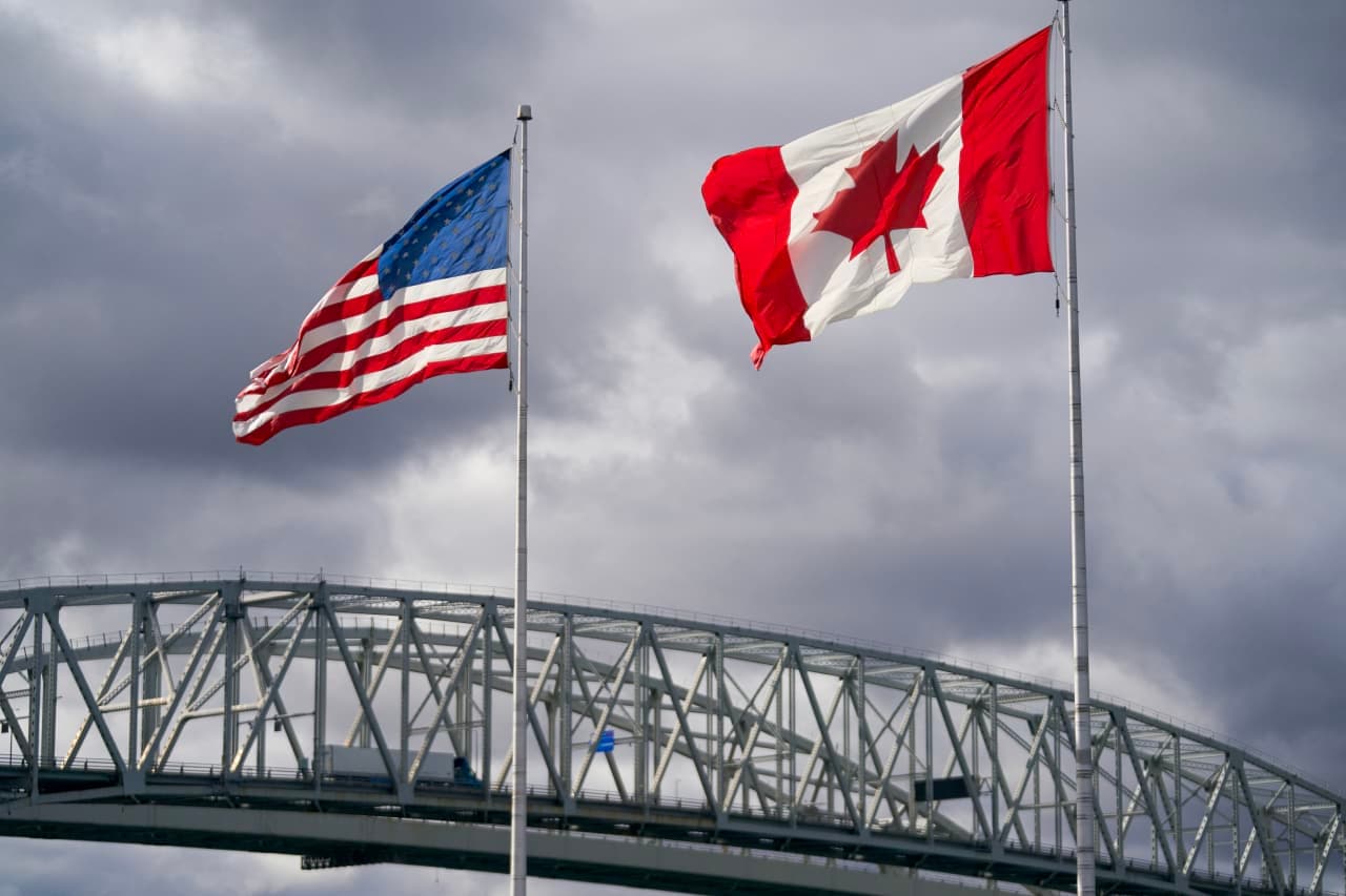 Stock futures slip as U.S. and Canada appear headed for trade war